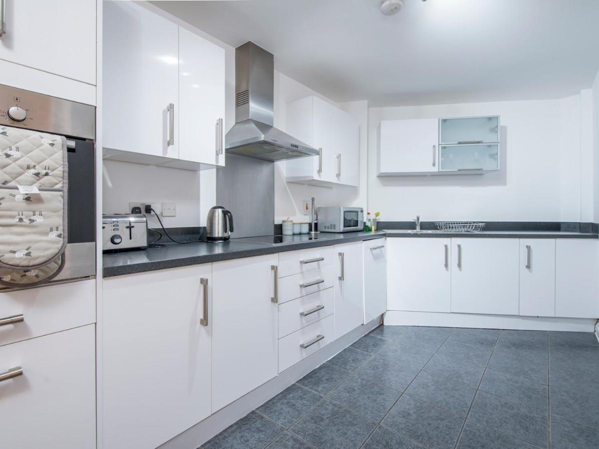 Pass The Keys Lovely 2 Bedroom In The Bay With A View